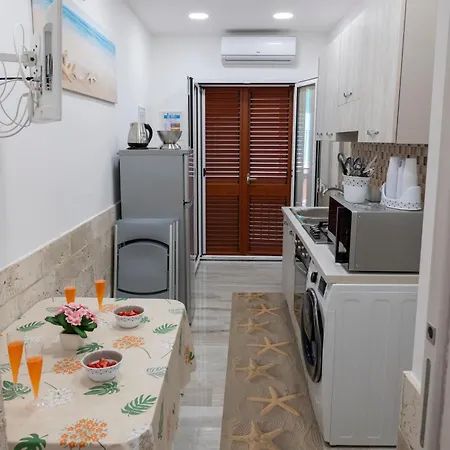 Casa A 2 Passi 1 Vakantiehuis *