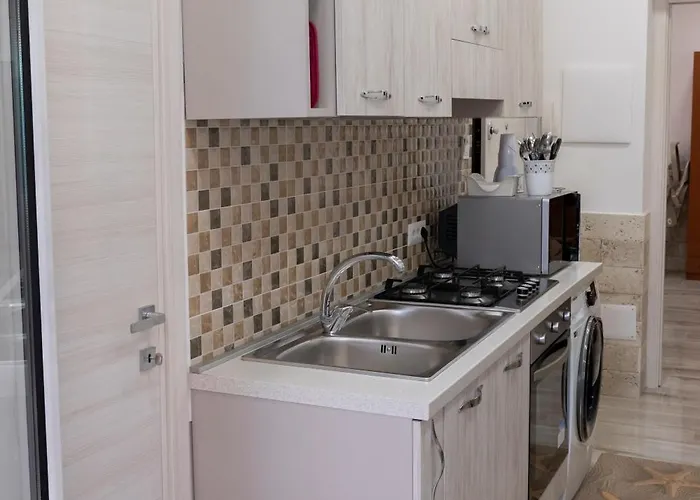 Casa A 2 Passi 1 *